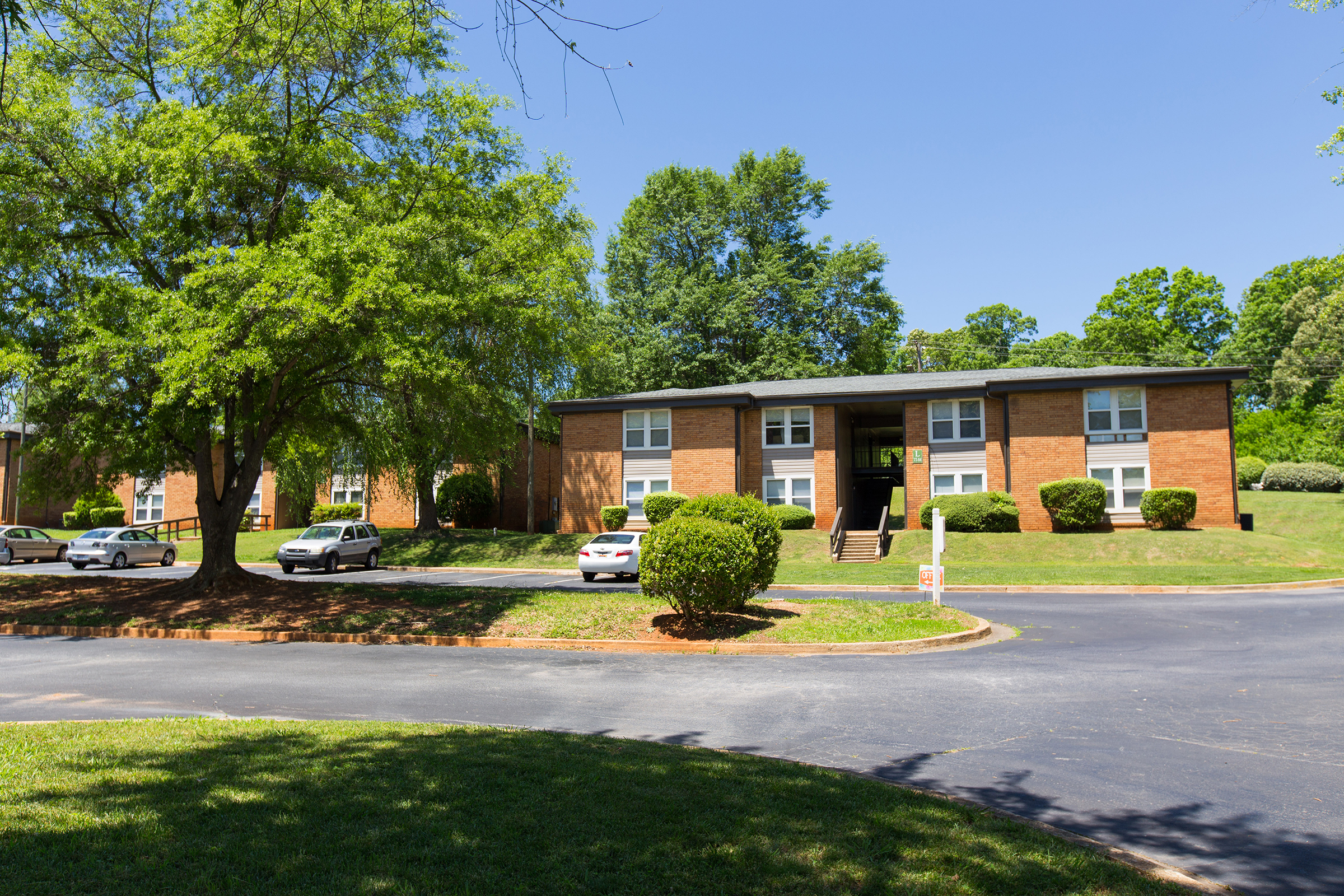 Magnolia Ridge The Multifamily Advisory Group at Cushman & Wakefield